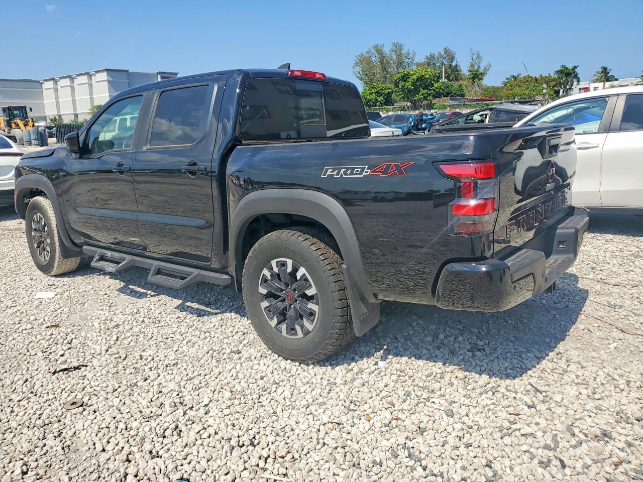 2023 Nissan Frontier Pro-4X - Фото 2