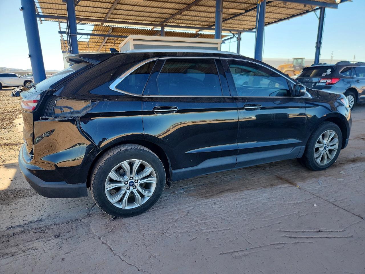 2019 Ford Edge Titanium - Фото 3