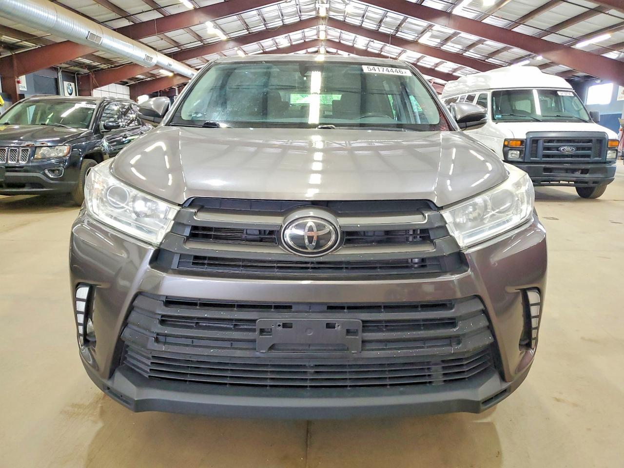2019 Toyota Highlander Le - Image 5