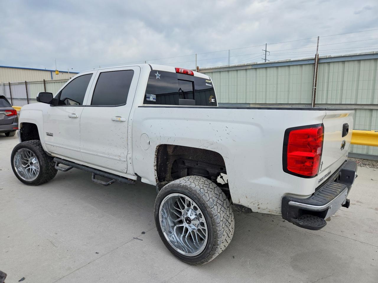 2017 Chevrolet Silverado C1500 Lt - Image 2