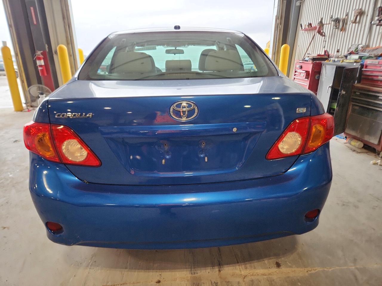 2010 Toyota Corolla Le - Фото 6