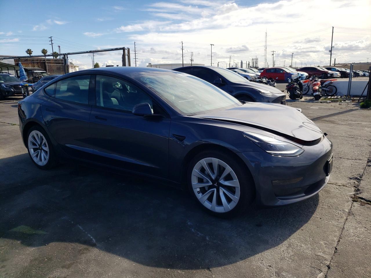 2022 Tesla Model 3 - Фото 4