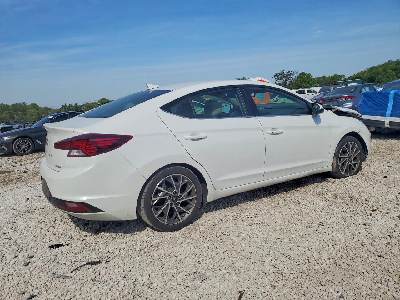 2020 Hyundai Elantra Limited - Image 3