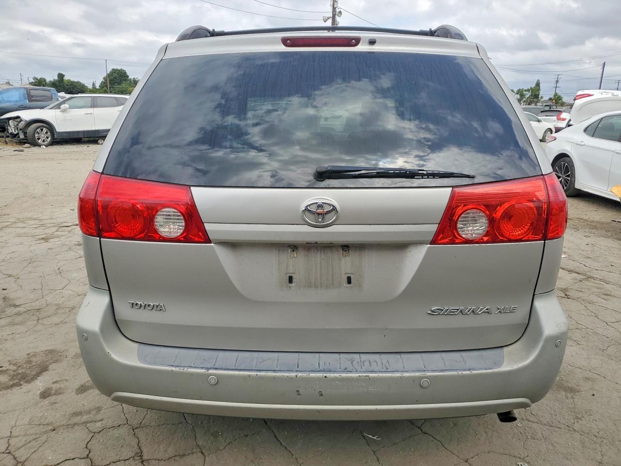 2008 Toyota Sienna Xle - Image 6