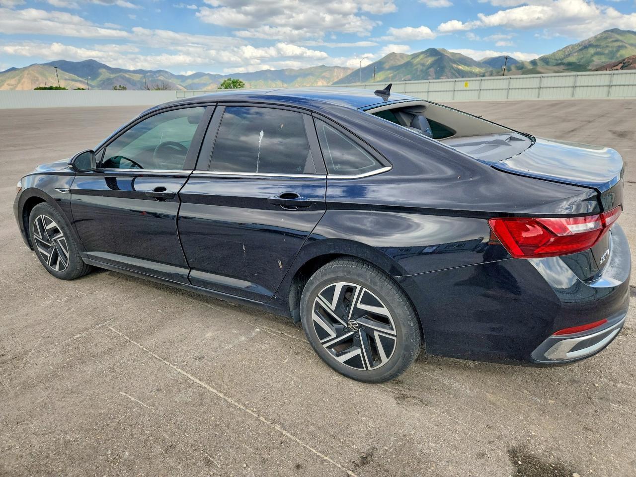 2022 Volkswagen Jetta Sel - Image 2
