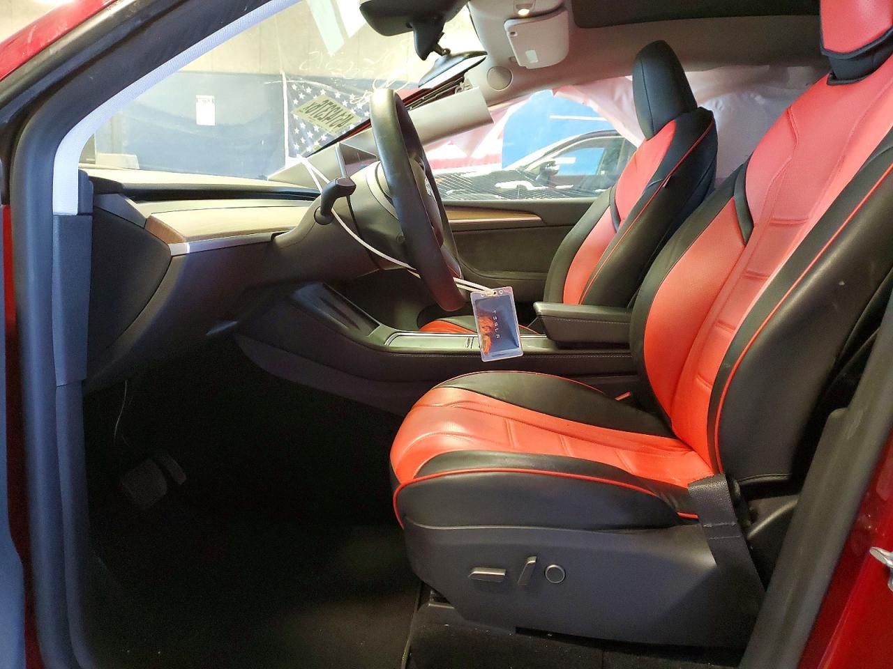 2025 Tesla Model Y - Image 7