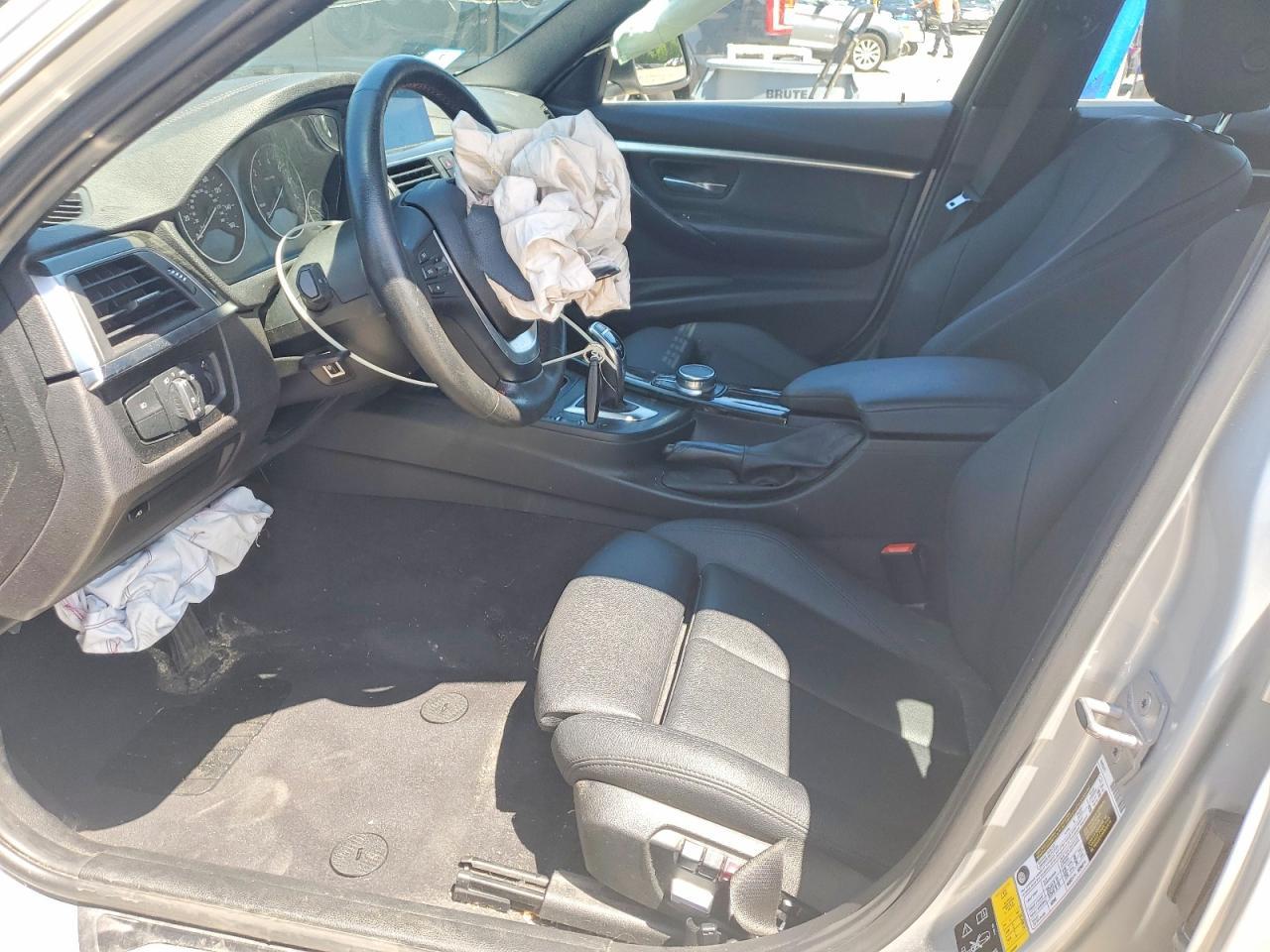 2018 BMW 330 Xi - Image 7