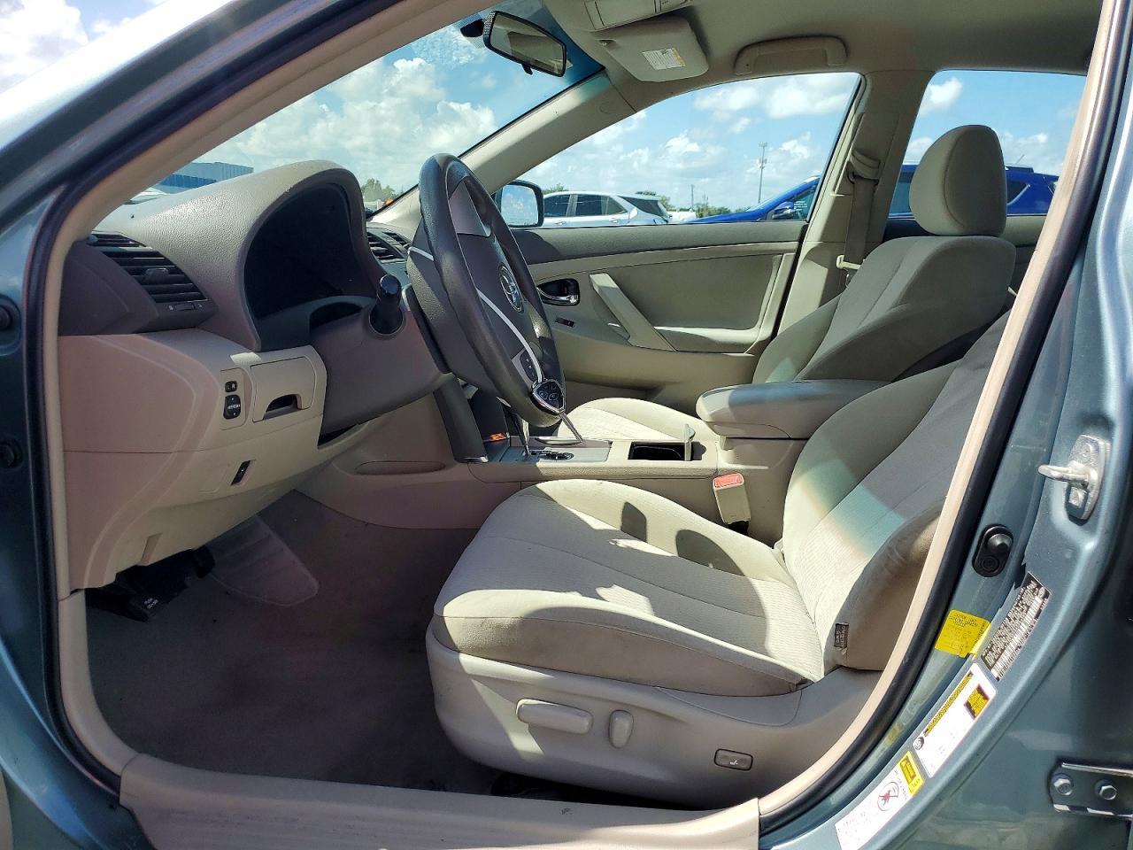 2011 Toyota Camry Le - Фото 7