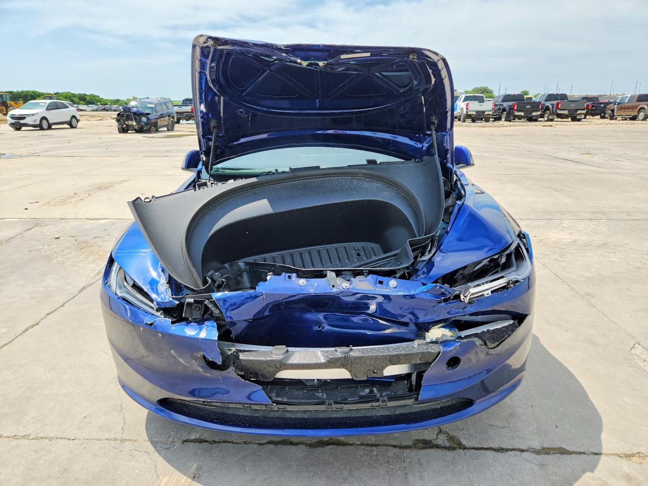 2025 Tesla Model 3 - Image 5