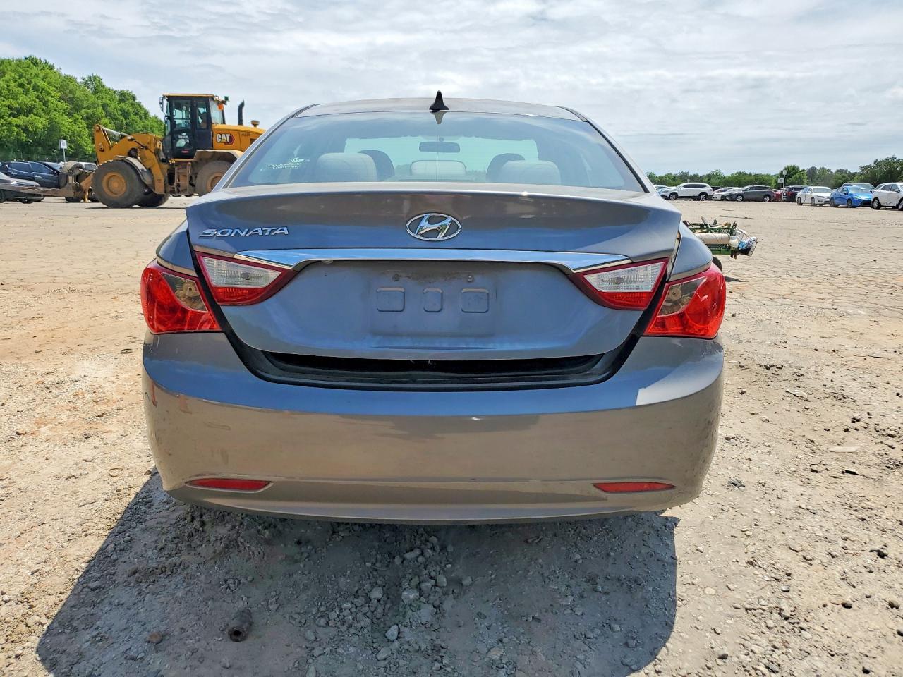 2011 Hyundai Sonata Gls - Image 6