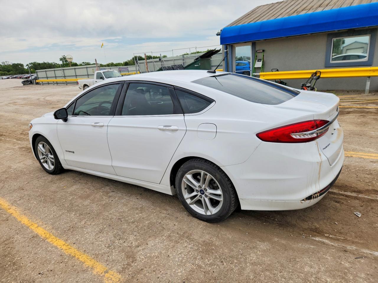 2018 Ford Fusion Se Hybrid - Image 2
