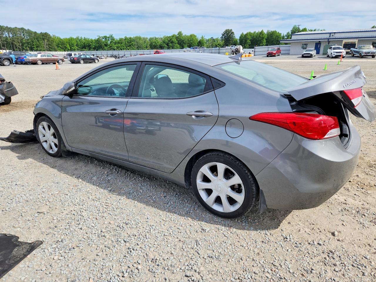 2013 Hyundai Elantra Limited - Image 2