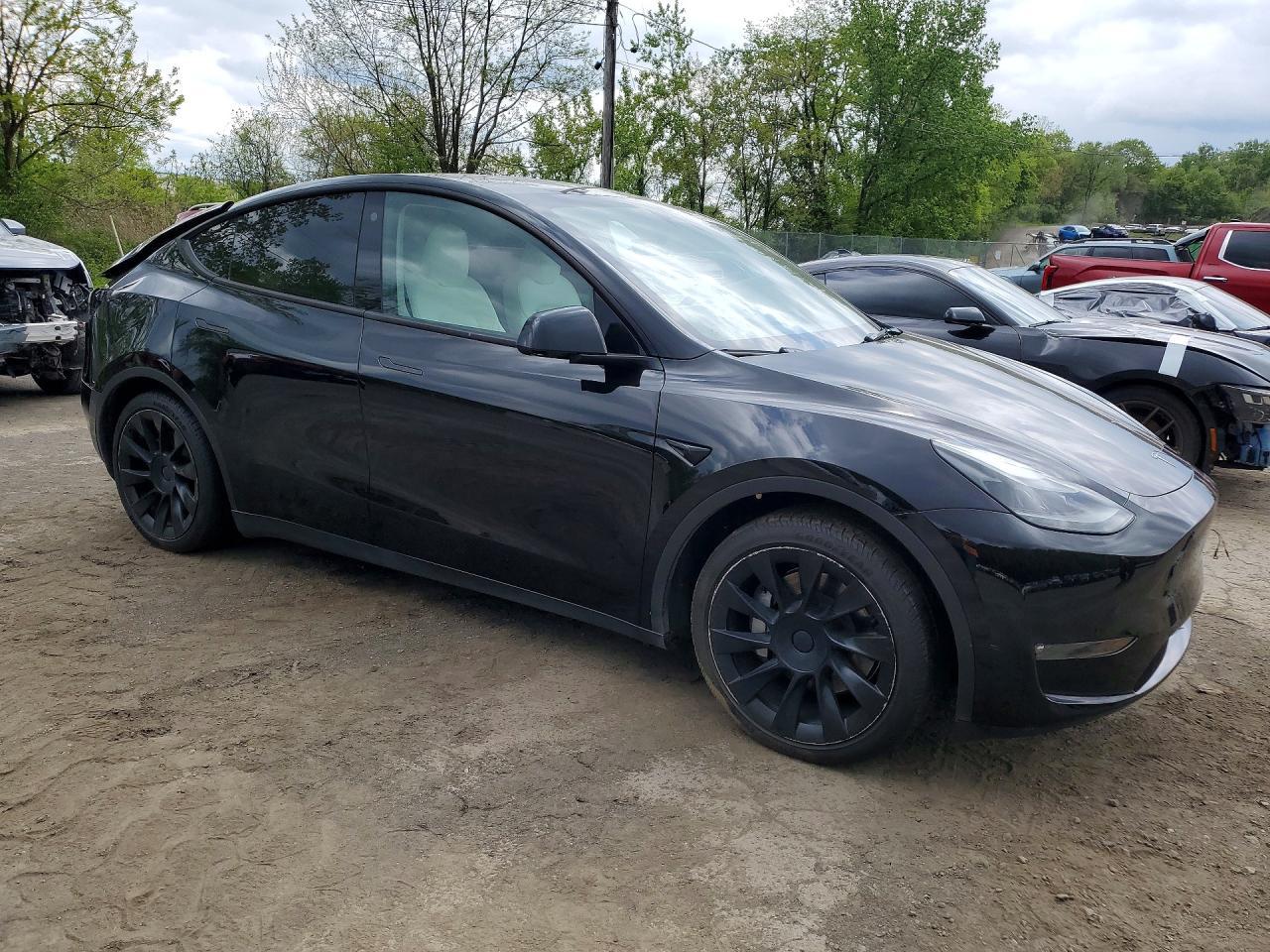 2023 Tesla Model Y - Фото 4
