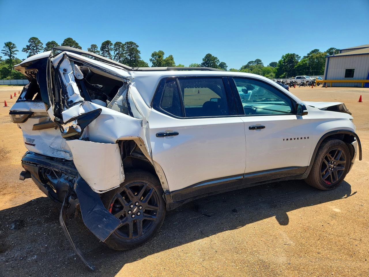 2019 Chevrolet Traverse Premier - Image 3