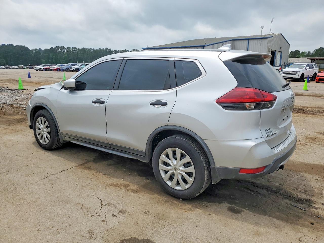 2018 Nissan Rogue S - Image 2