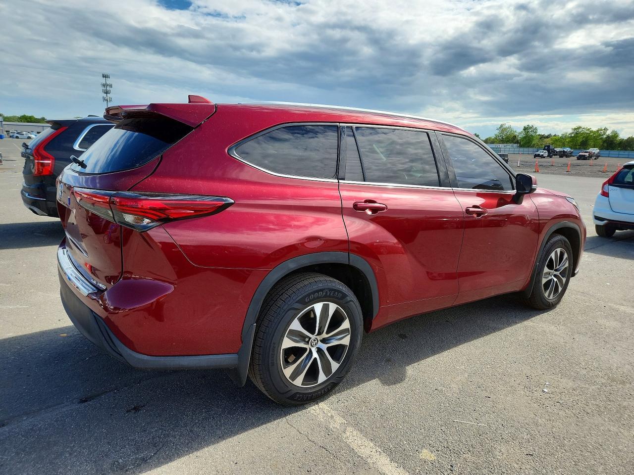 2022 Toyota Highlander Xle - Фото 3