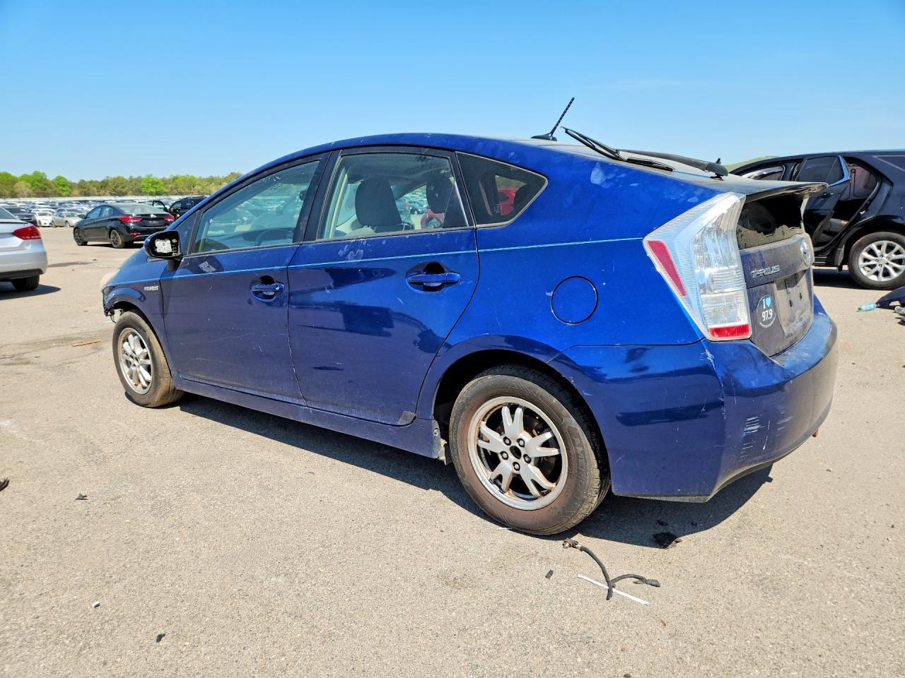 2010 Toyota Prius Iii - Фото 2