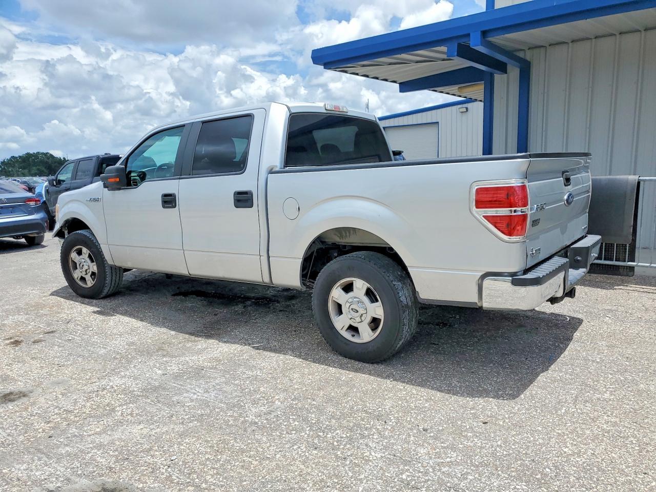 2013 Ford F150 Supercrew - Фото 2