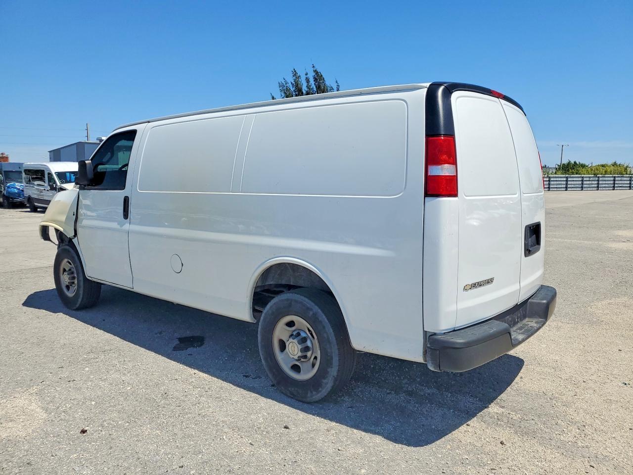 2022 Chevy Express G2500 Cargo - R&D - Prior Fleet - Фото 2