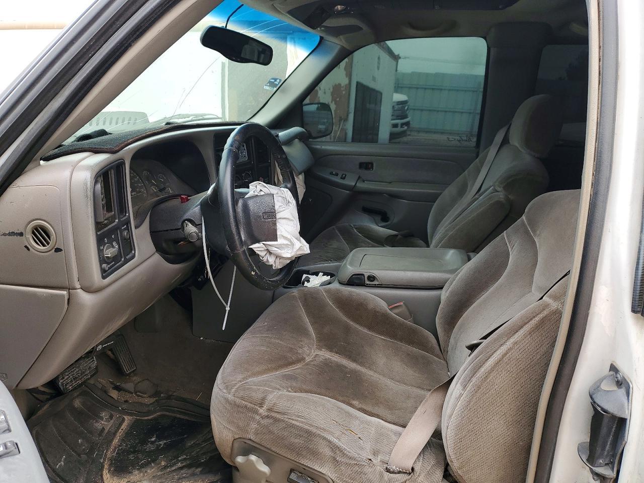 2000 GMC New Sierra C1500 - Image 7