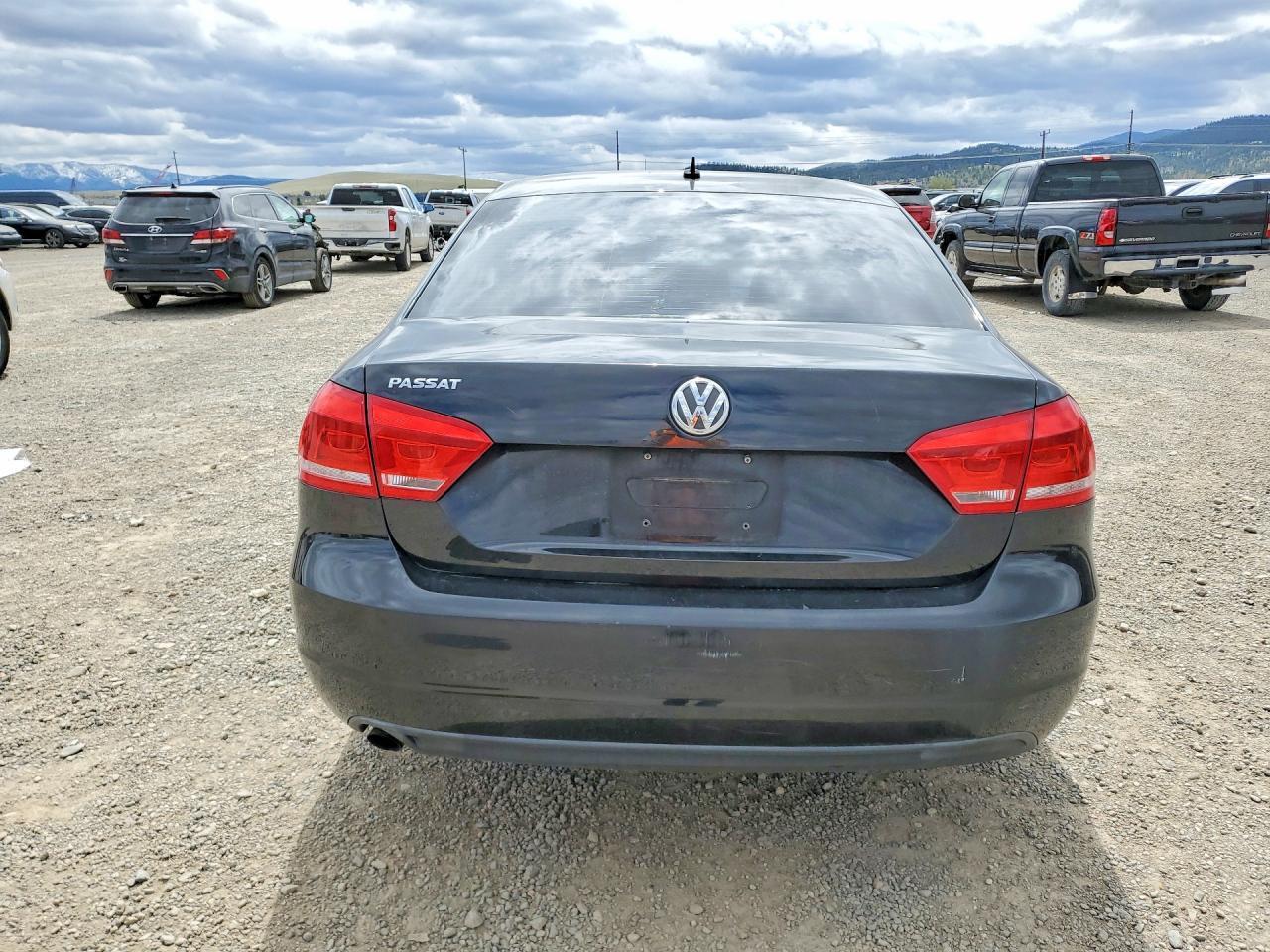 2013 Volkswagen Passat S - Фото 6
