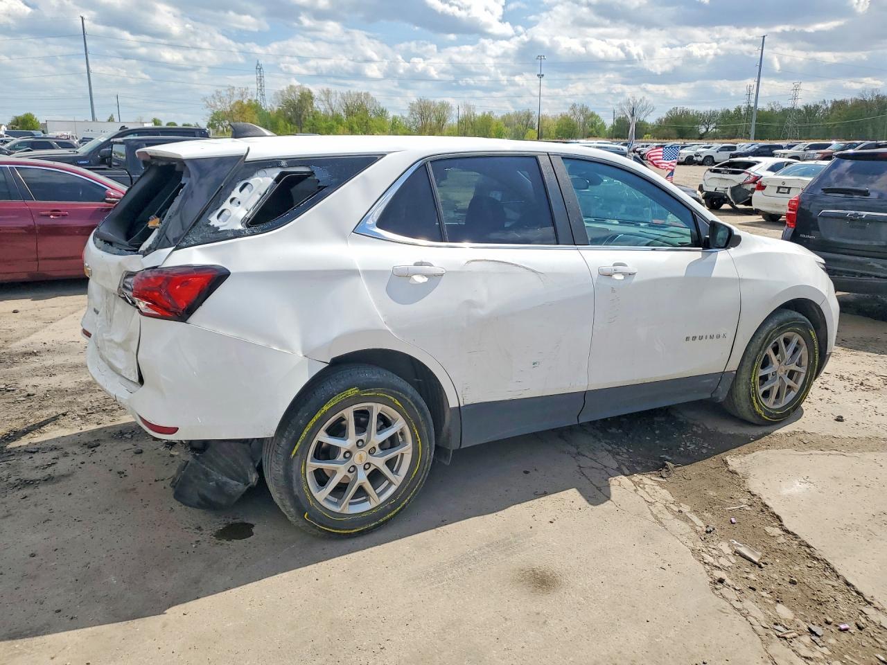 2022 Chevrolet Equinox Lt - Image 3