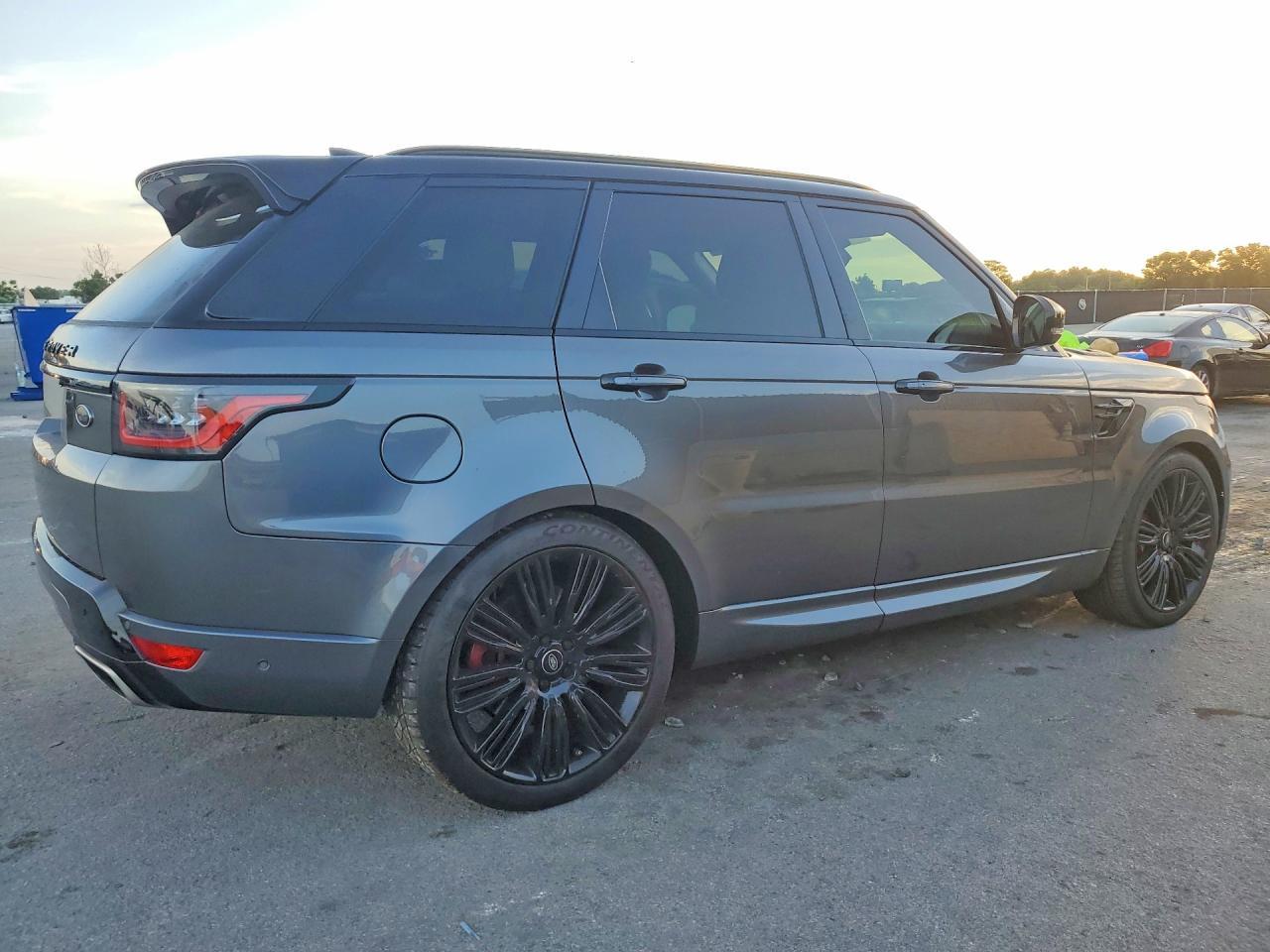 2019 Land Rover Range Rover Sport Supercharged Dynamic - Image 3