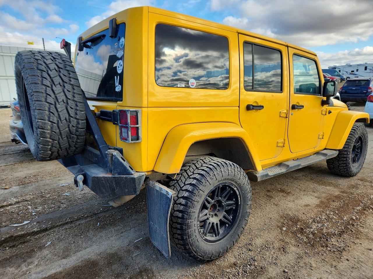 2015 Jeep Wrangler Unlimited Sahara - Фото 3