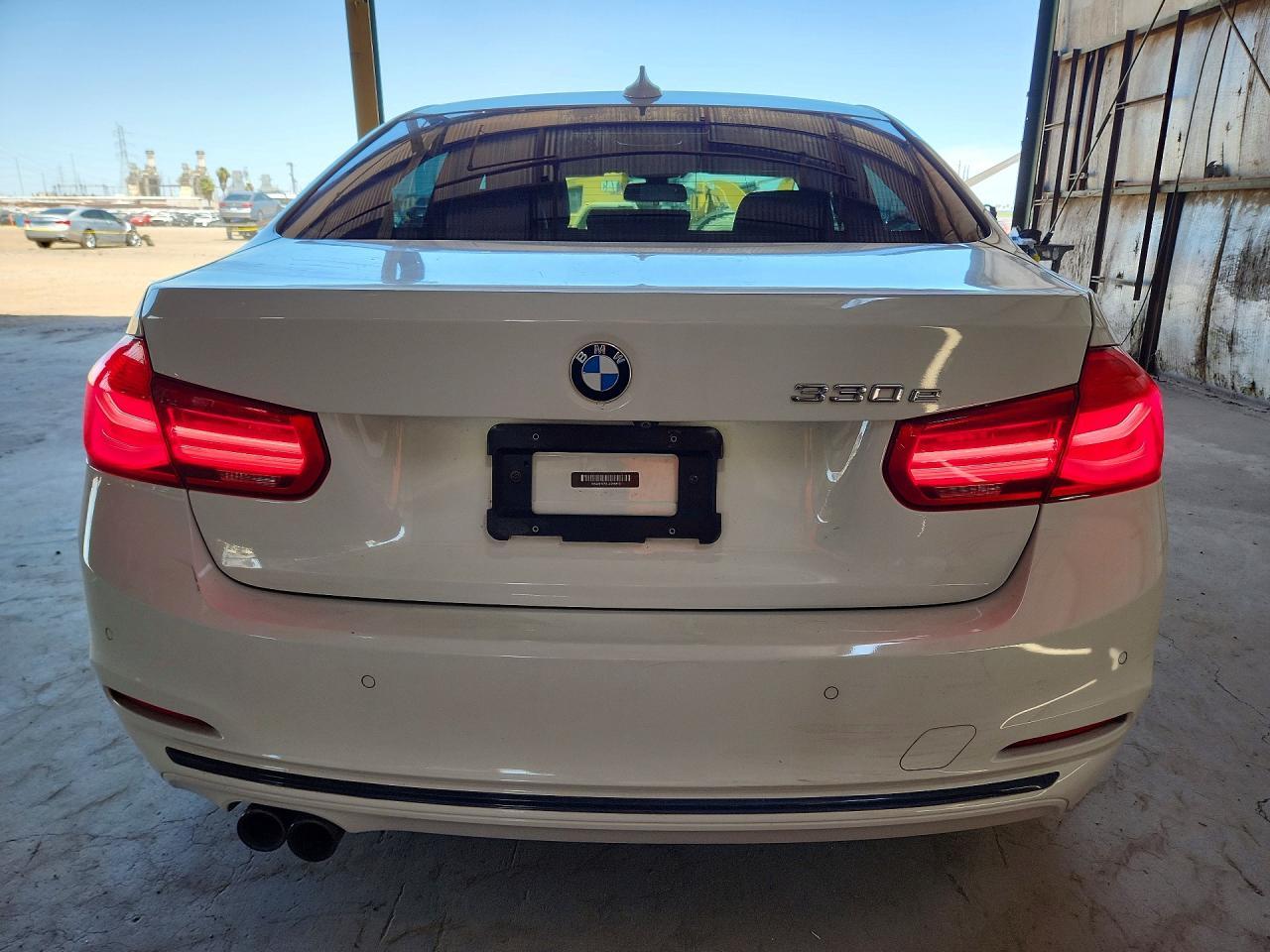 2018 BMW 330E - Фото 6
