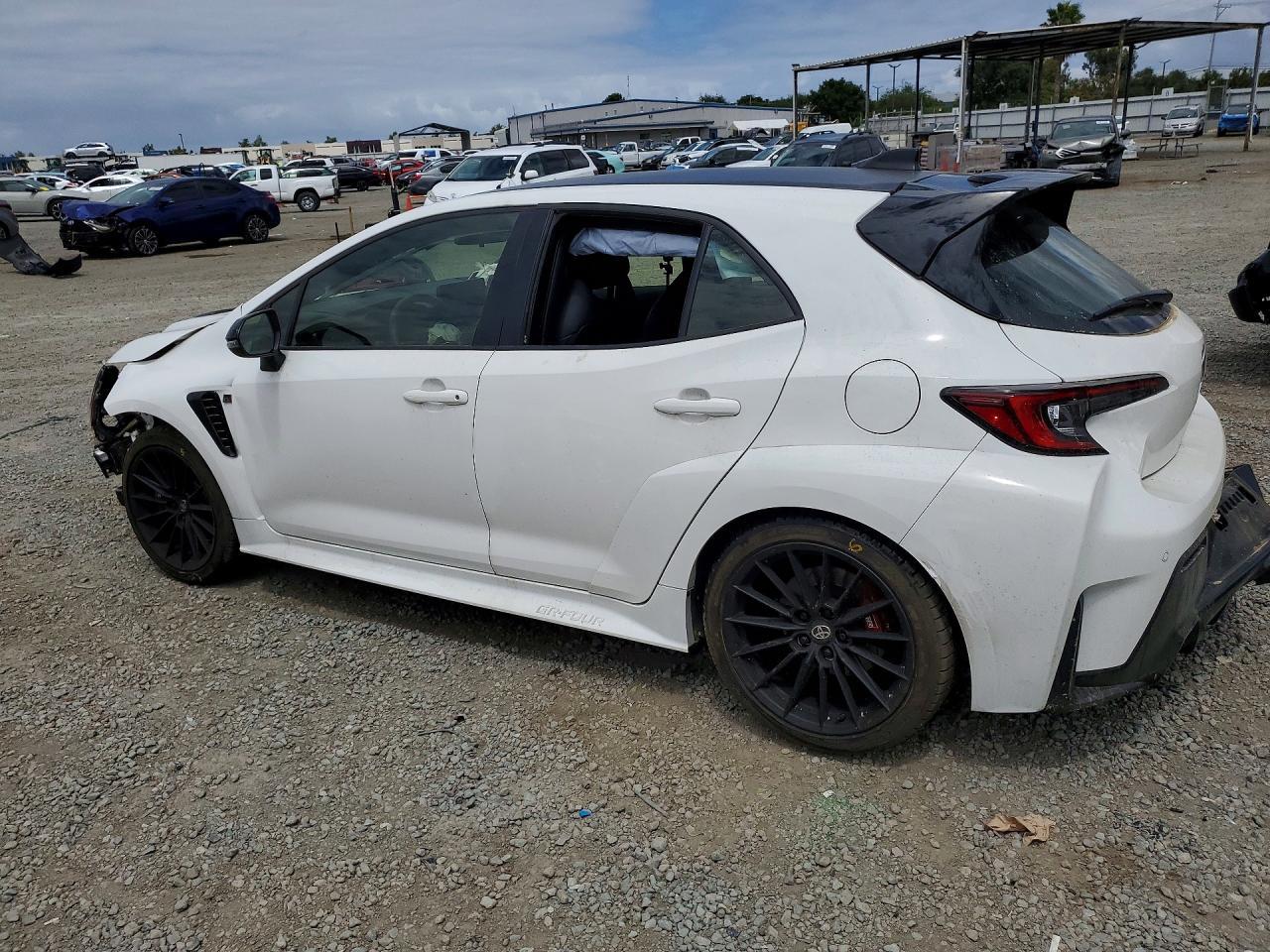 2026 Toyota Gr Corolla Premium Plus - Фото 2