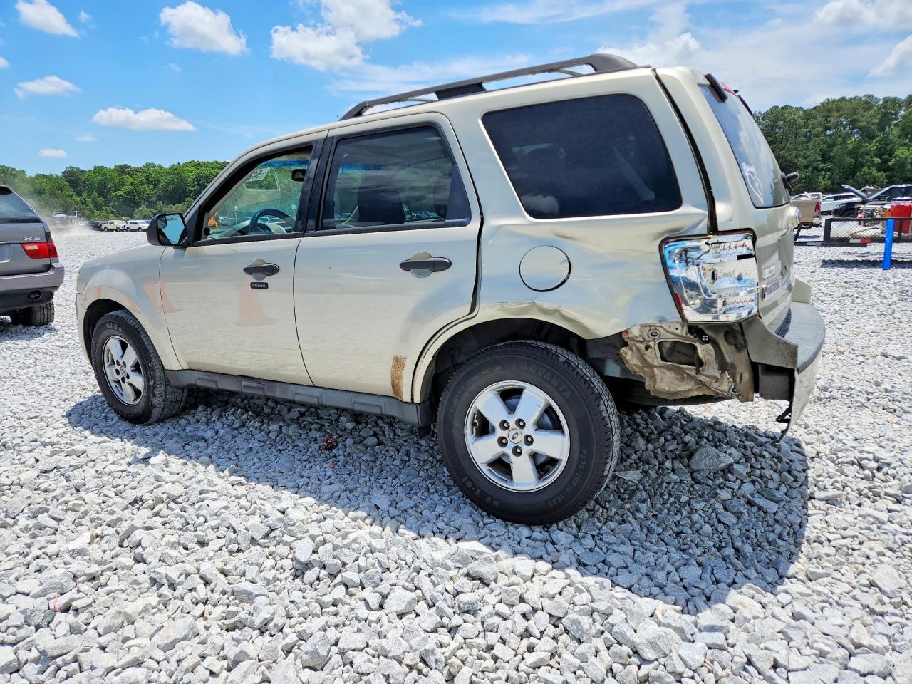 2010 Ford Escape Xlt - Image 2