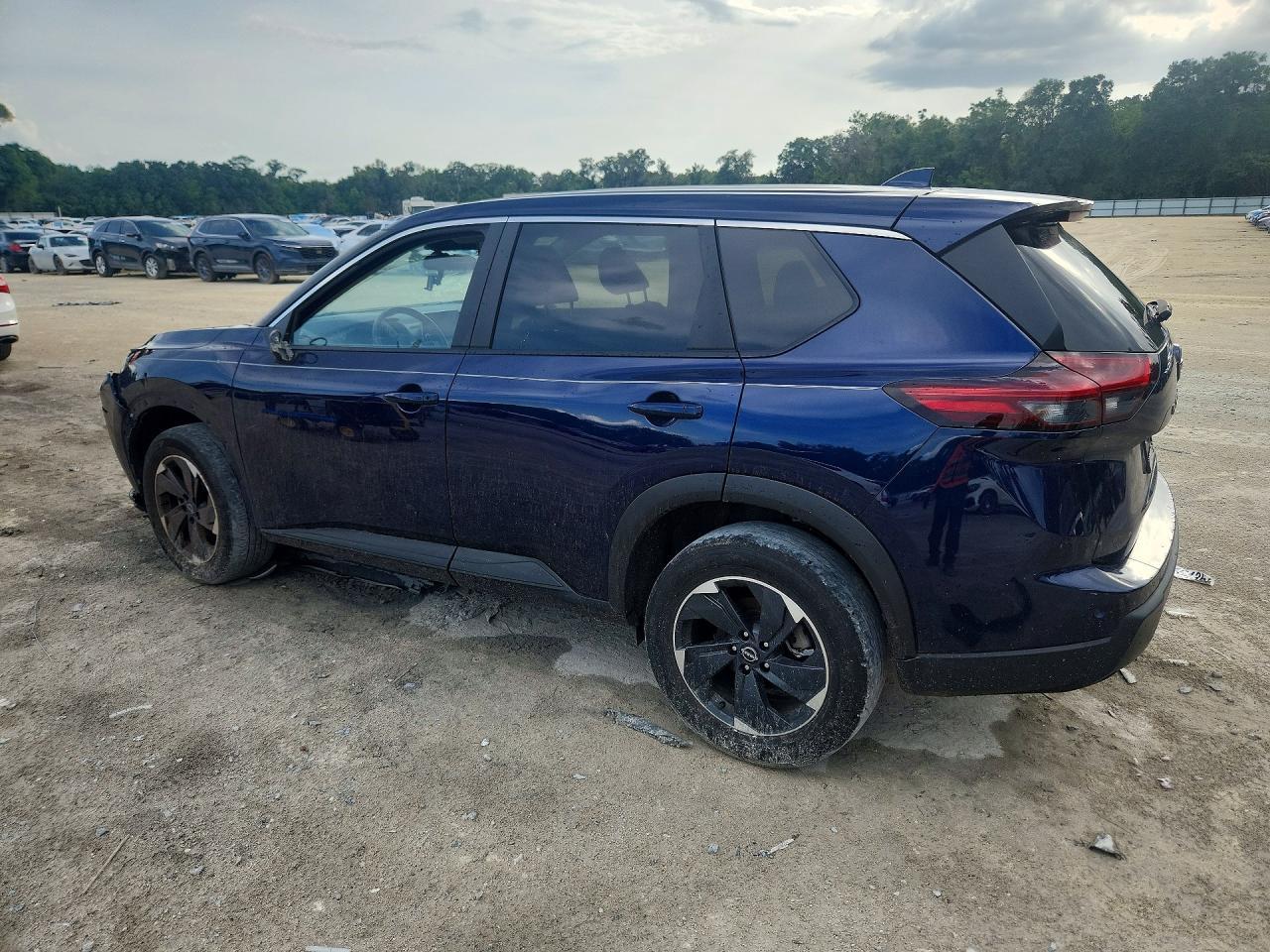 2025 Nissan Rogue Sv - Image 2