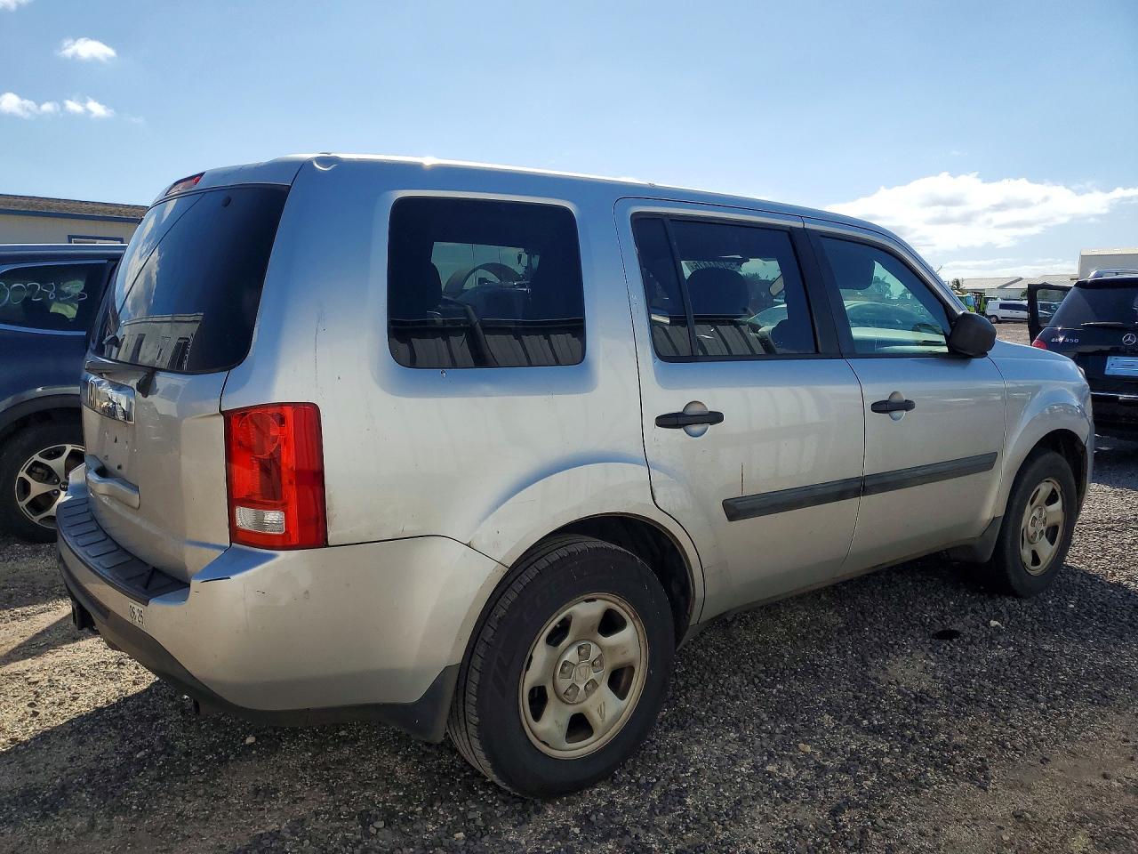 2014 Honda Pilot Lx - Image 3