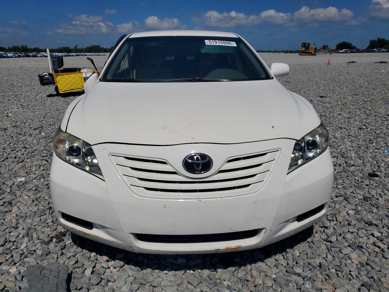 2009 Toyota Camry Le - Image 5