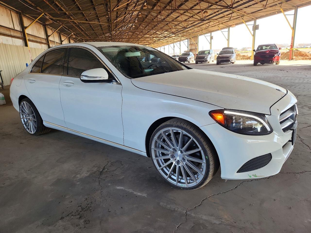 2015 Mercedes-Benz C 300 - Фото 4