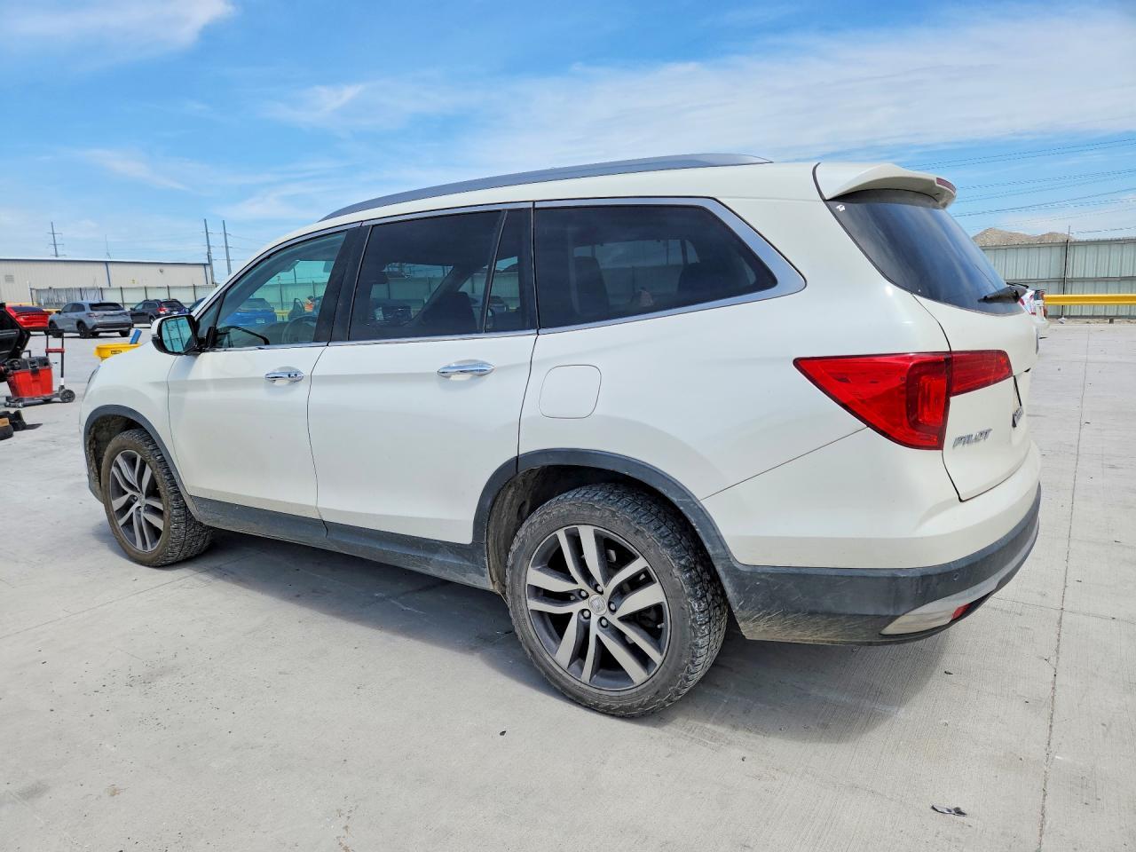 2017 Honda Pilot Elite - Фото 2