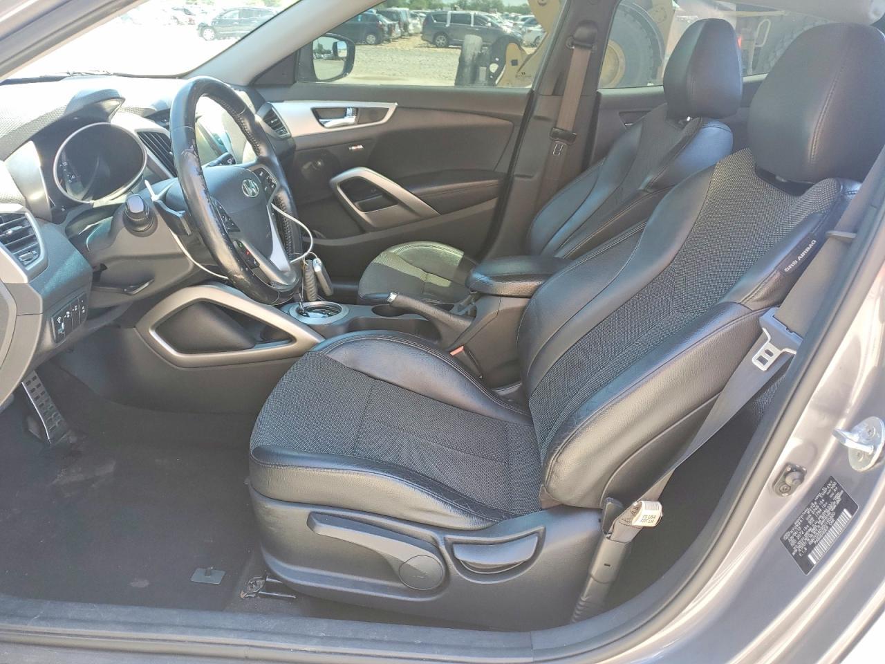 2013 Hyundai Veloster Base - Фото 7