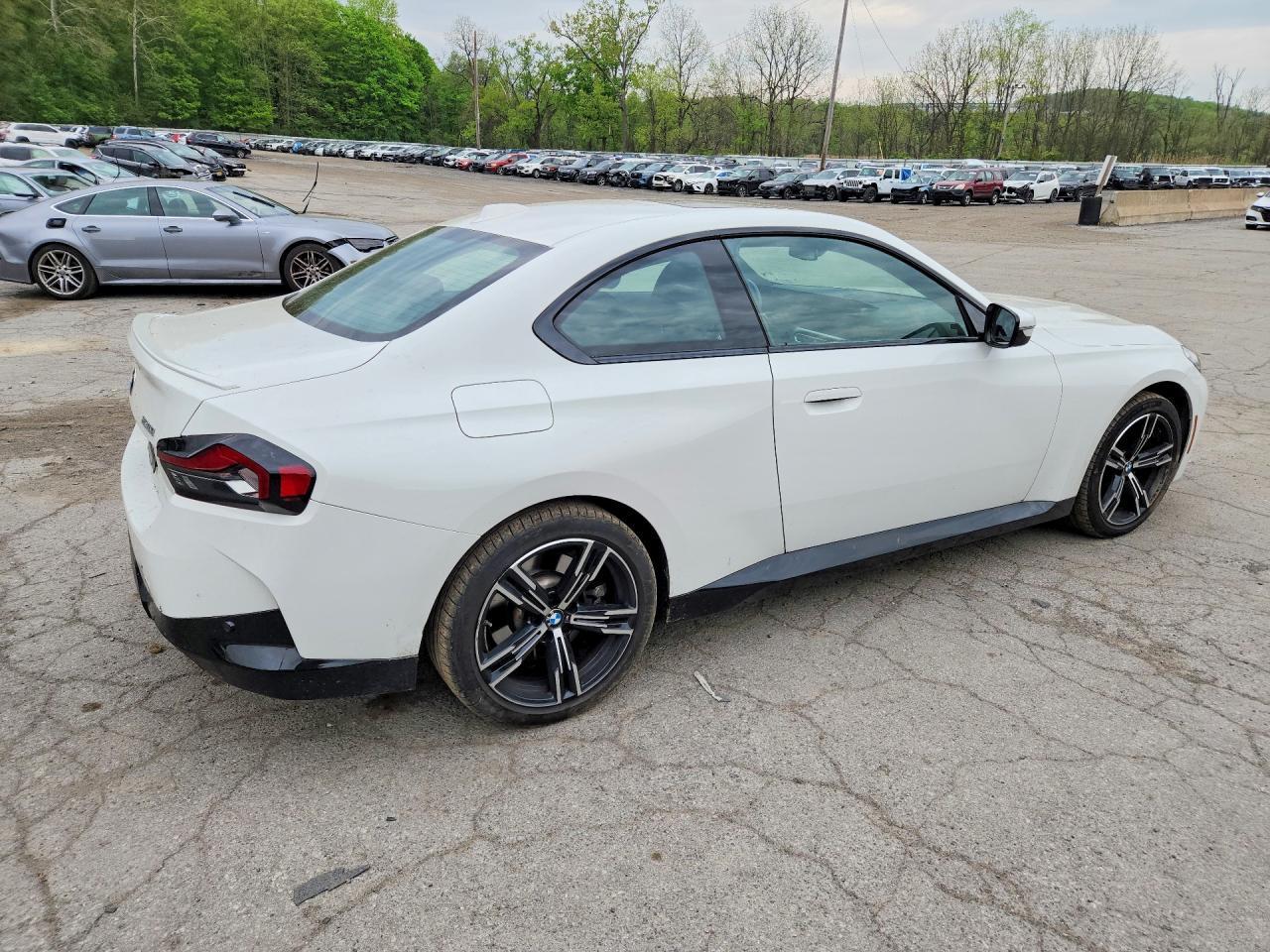 2024 BMW 230Xi - Image 3