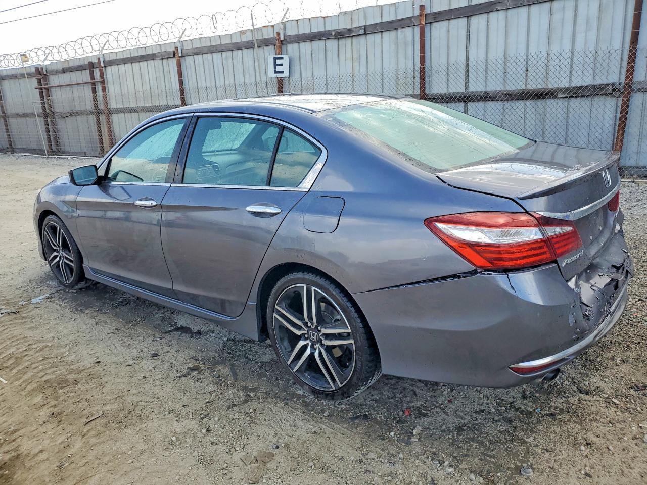 2016 Honda Accord Sport - Image 2