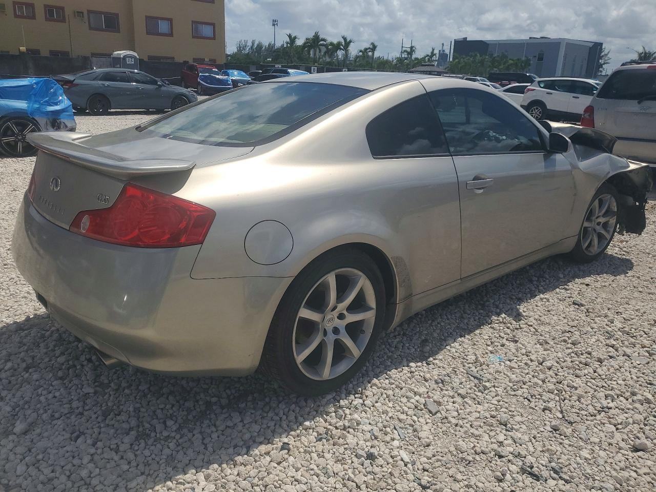 2004 Infiniti G35 Base - Image 3