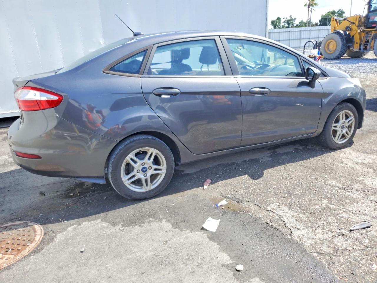 2019 Ford Fiesta Se - Image 3