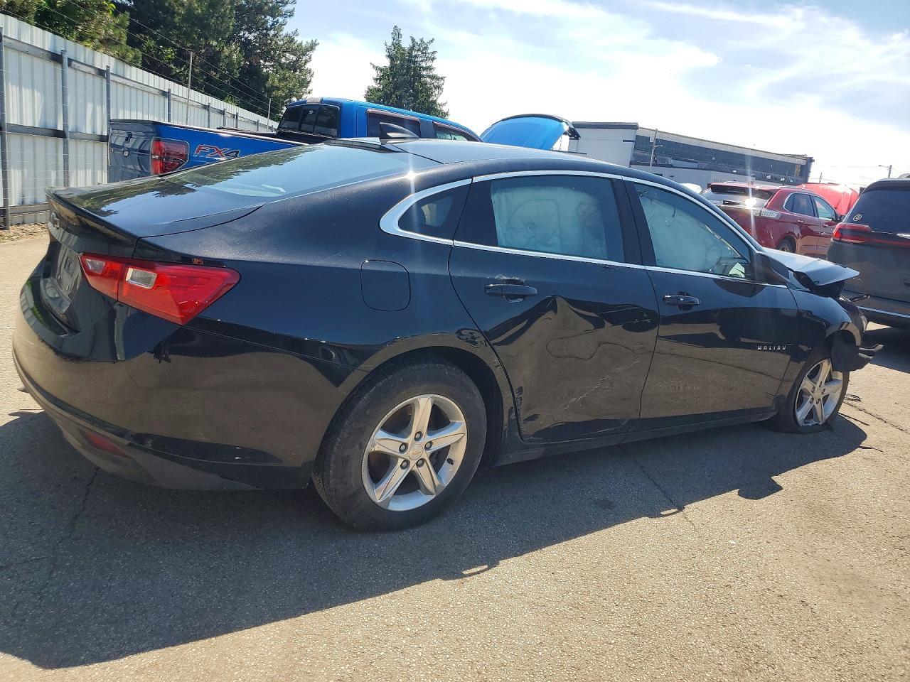 2022 Chevrolet Malibu Ls - Фото 3