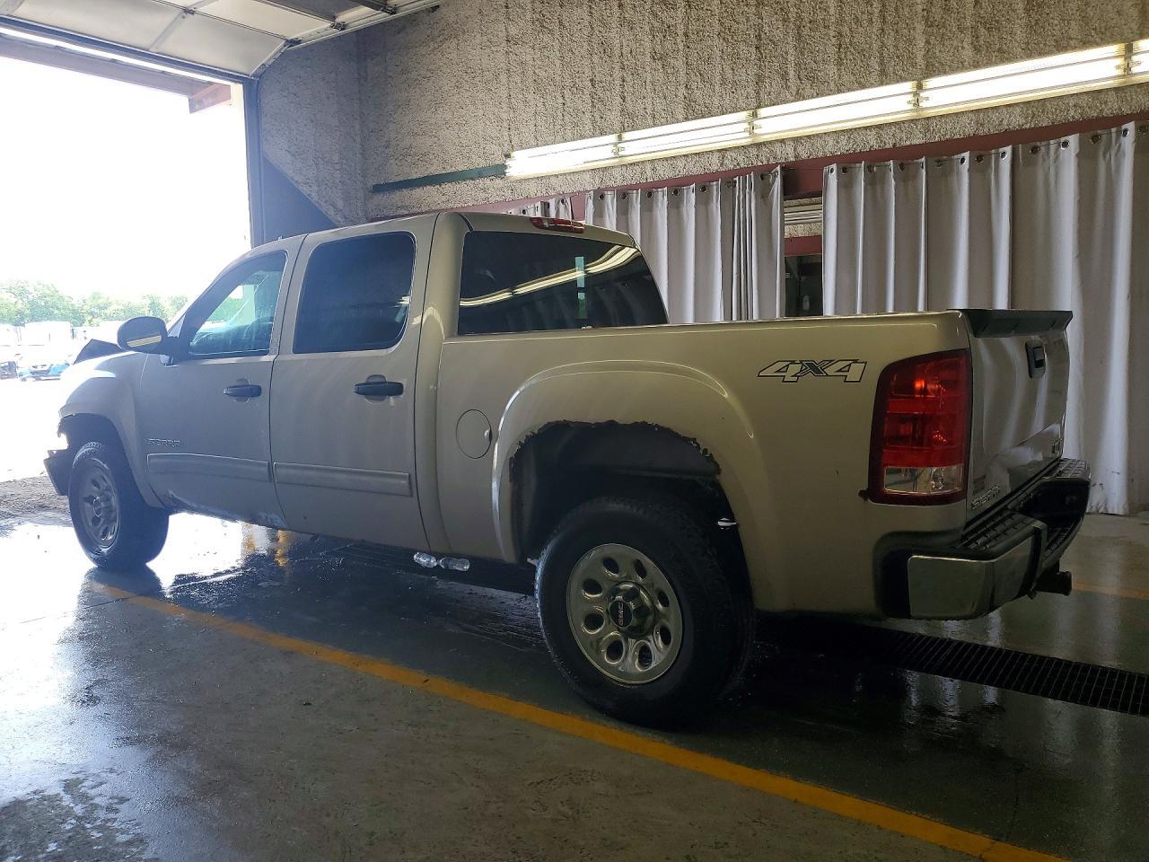 2009 GMC Sierra K1500 - Image 2