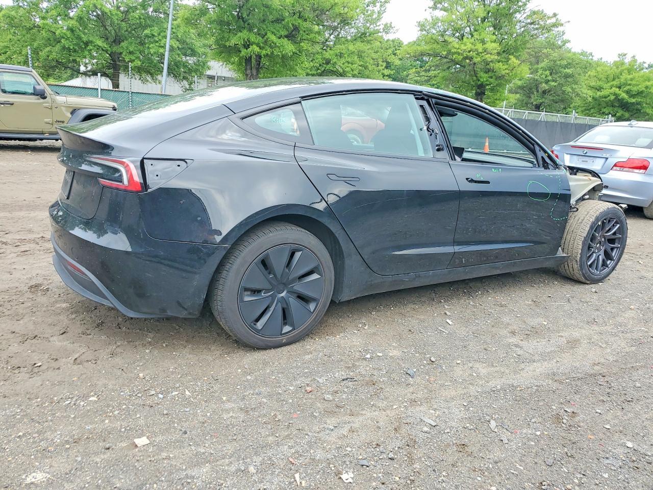 2024 Tesla Model 3 - Фото 3