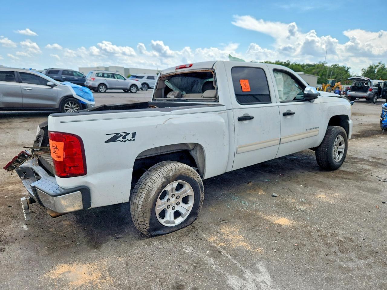 2011 Chevrolet Silverado K1500 Lt - Image 3