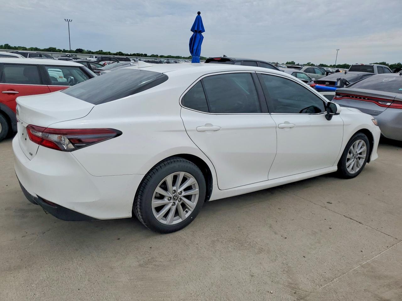 2023 Toyota Camry Le - Image 3