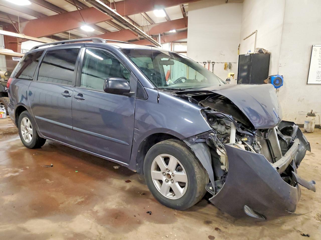2008 Toyota Sienna Le 8-Passenger - Фото 4