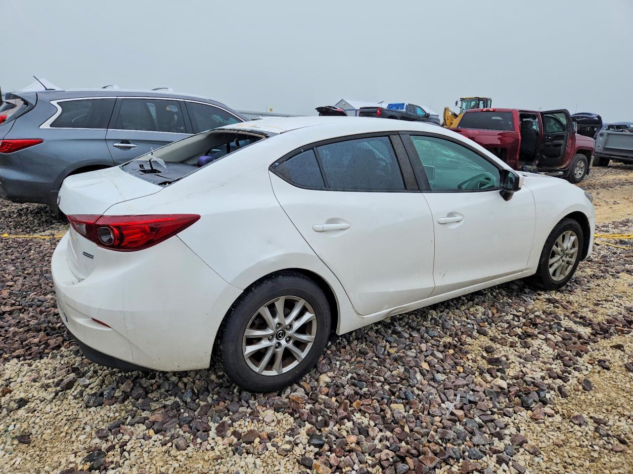 2015 Mazda 3 Sport - Image 3