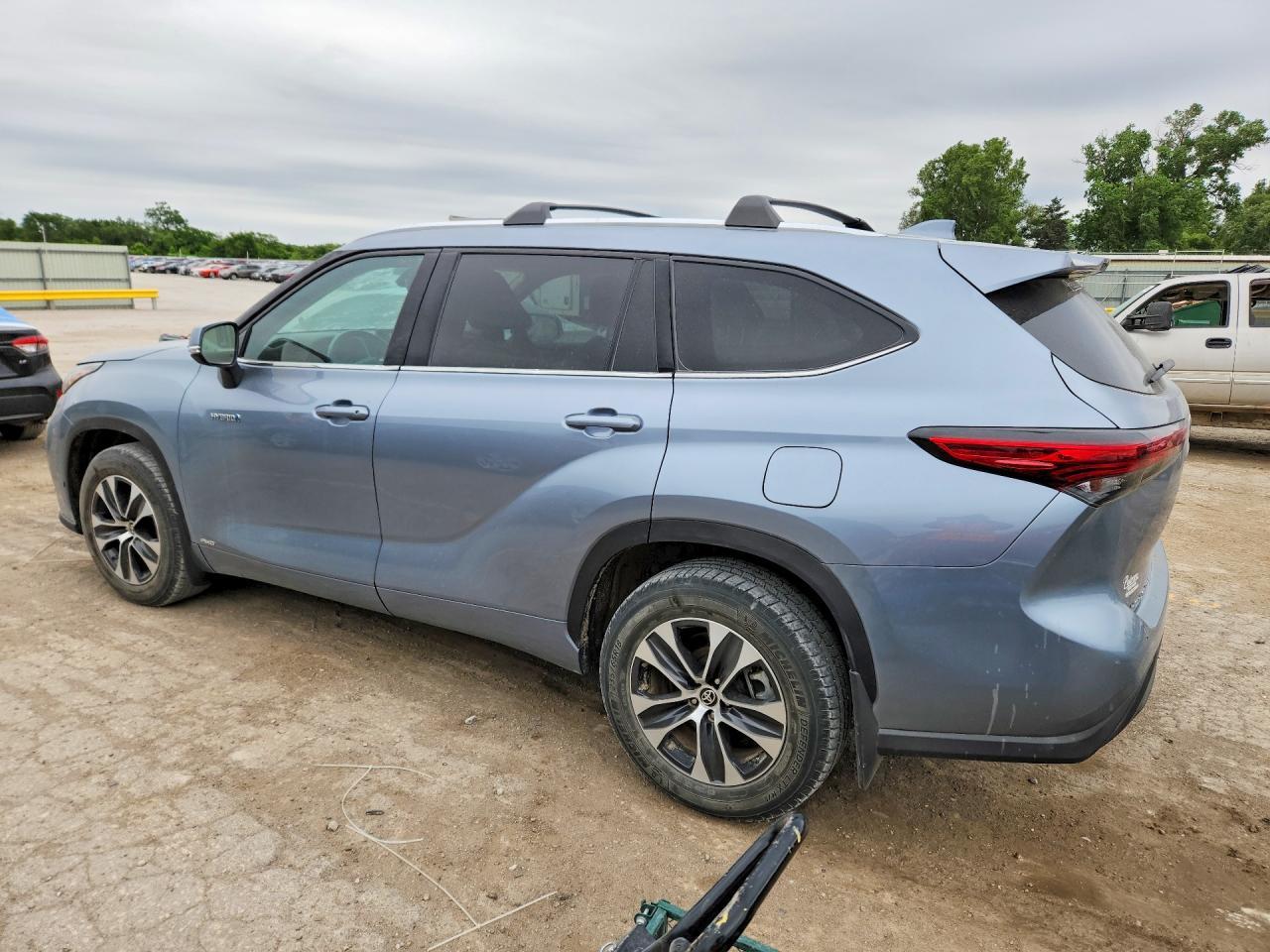 2021 Toyota Highlander Hybrid Xle - Фото 2