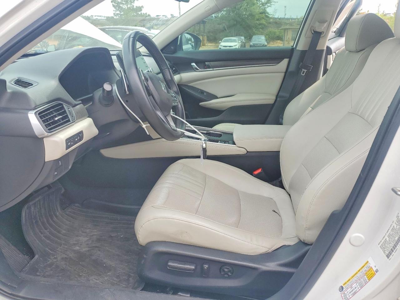 2018 Honda Accord Touring - Image 7